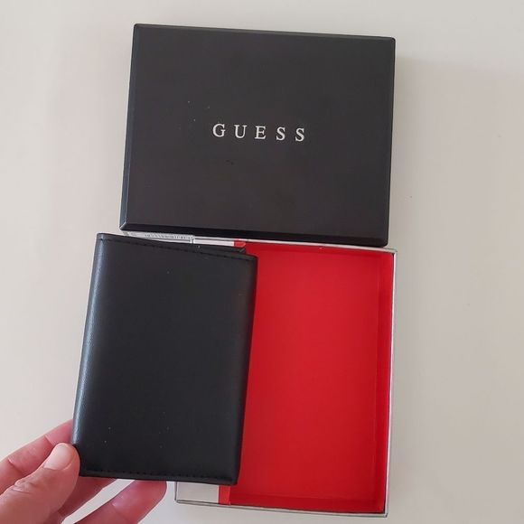 New in box authentic guess trifold men's wallet - Picture 5 of 5